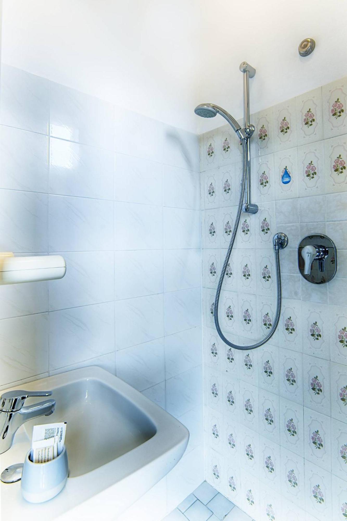 Hotel Le Pleiadi Белариа-Игеа Марина Екстериор снимка