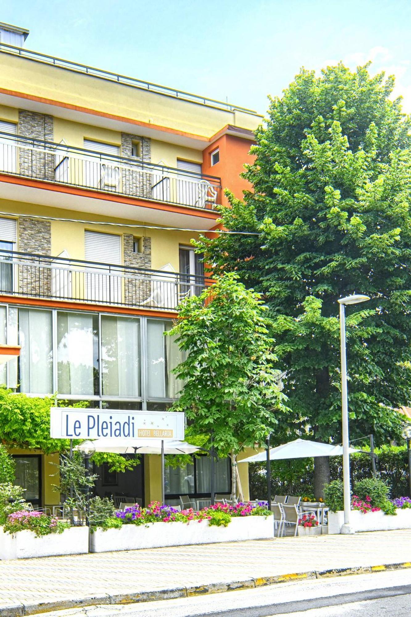 Hotel Le Pleiadi Белариа-Игеа Марина Екстериор снимка
