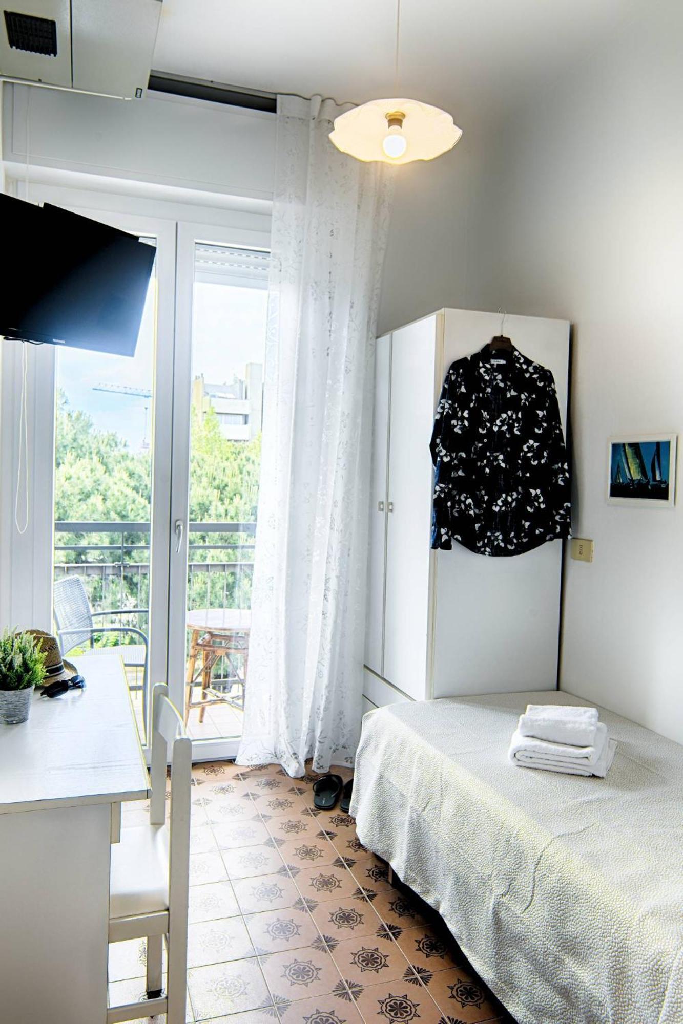 Hotel Le Pleiadi Белариа-Игеа Марина Екстериор снимка