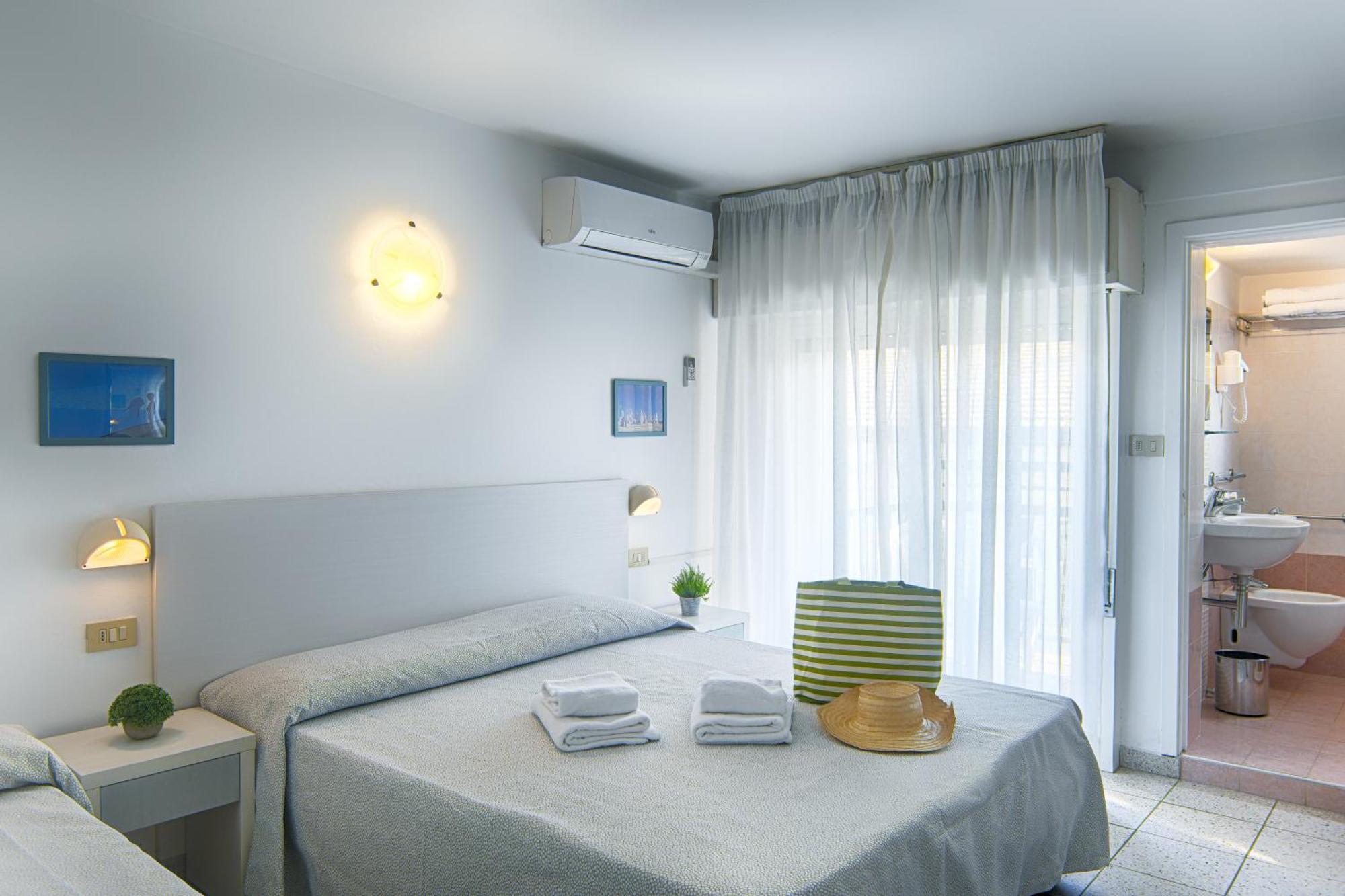 Hotel Le Pleiadi Белариа-Игеа Марина Екстериор снимка